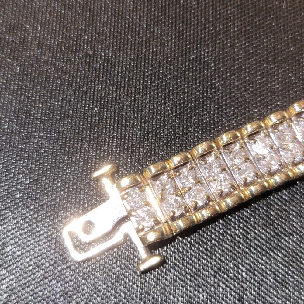 Genuine Diamond,  10k Gold, 7",  Women's Bracelet - Picture 12 of 16